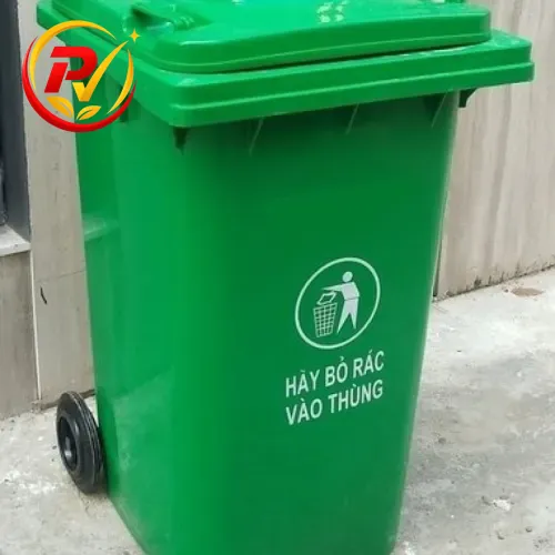 Thùng rác nhựa 240L màu xanh lá, có bánh xe và nắp đậy